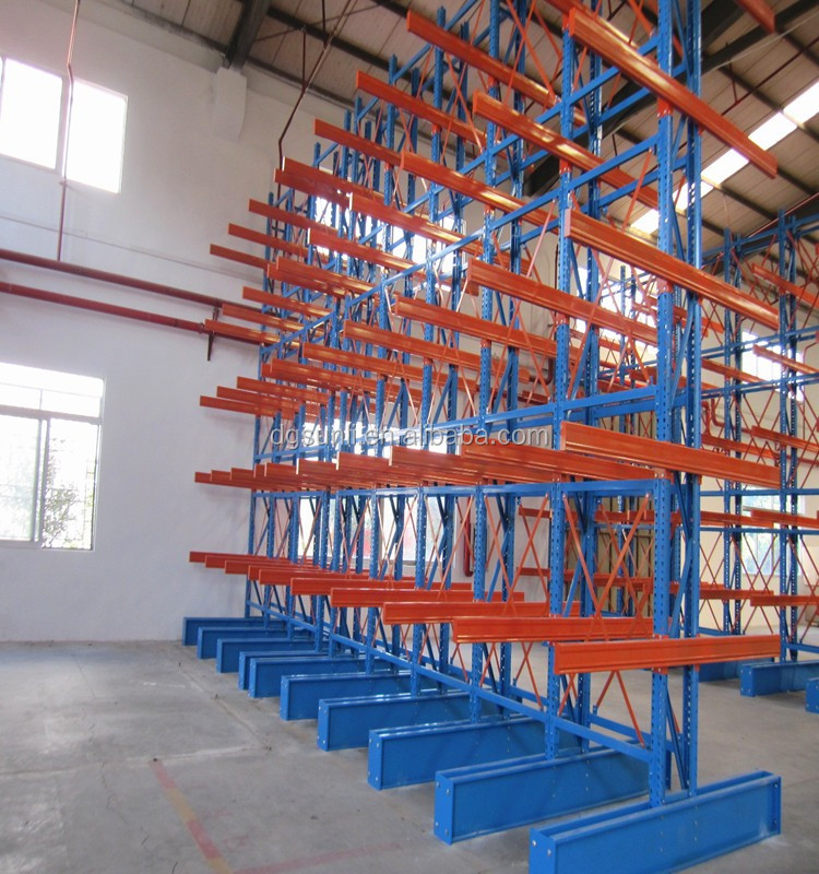 Scaffale a sbalzo
